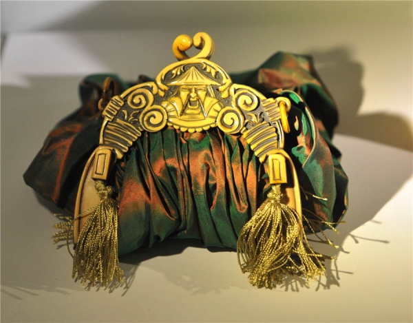 Bagism Exhibition Merges Chinese Art With 400 Years of Designer